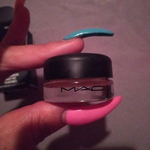Mac paint pot